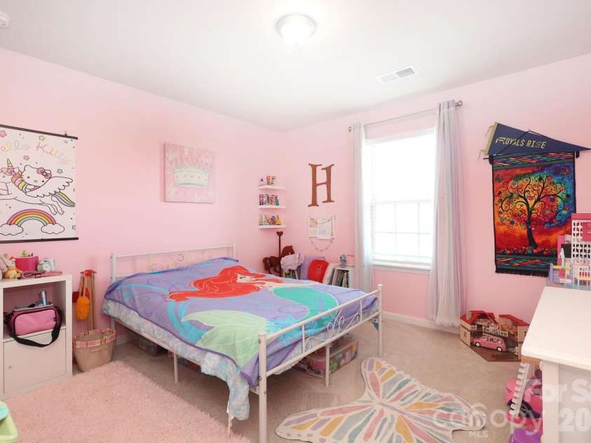 17417 Snug Harbor Drive, Charlotte, NC 28278.  MLS# CAR4345334, YatesRealty ID 13352. 