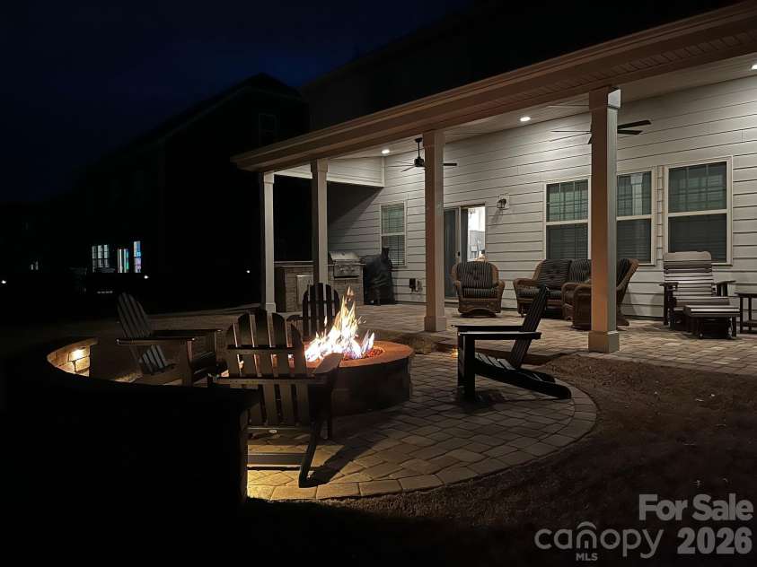 17417 Snug Harbor Drive, Charlotte, NC 28278.  MLS# CAR4345334, YatesRealty ID 13352. 