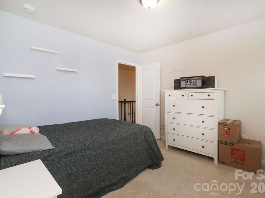 17417 Snug Harbor Drive, Charlotte, NC 28278.  MLS# CAR4345334, YatesRealty ID 13352. 