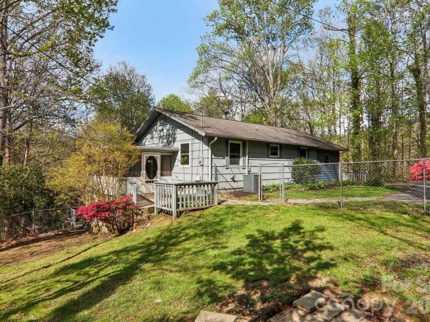 74 Link Circle, Maggie Valley, NC 28751.  MLS# CAR4369543, YatesRealty ID 13353. 