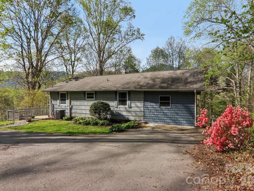 74 Link Circle, Maggie Valley, NC 28751.  MLS# CAR4369543, YatesRealty ID 13353. 