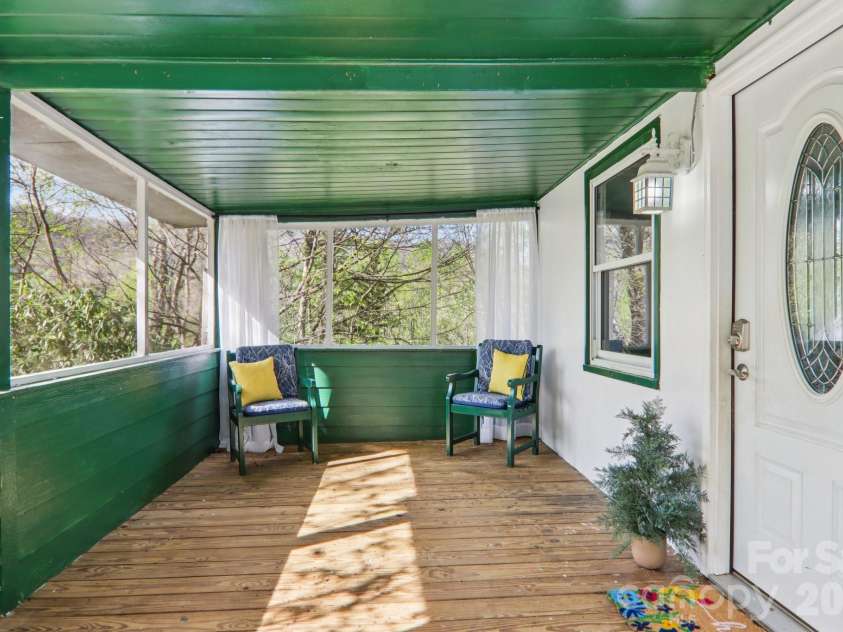 74 Link Circle, Maggie Valley, NC 28751.  MLS# CAR4369543, YatesRealty ID 13353. 
