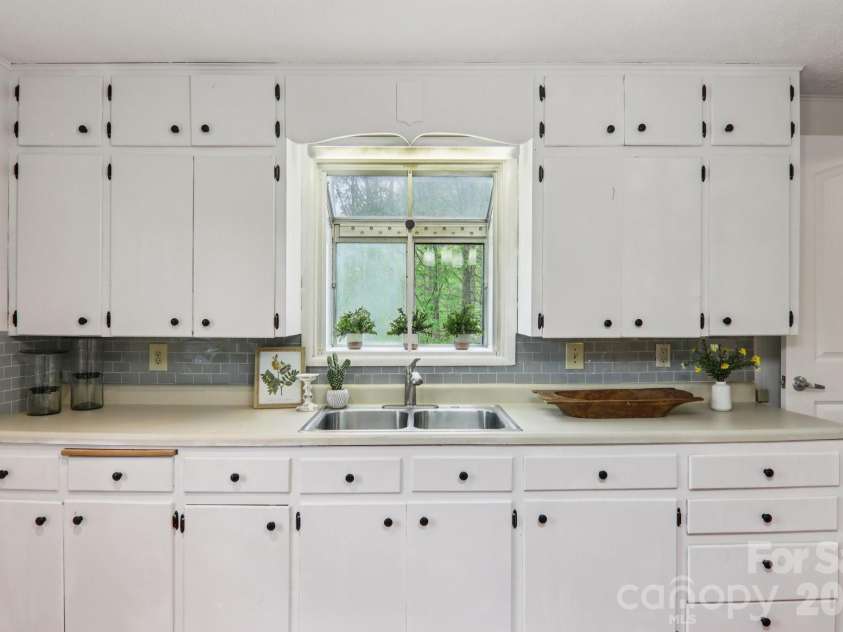 74 Link Circle, Maggie Valley, NC 28751.  MLS# CAR4369543, YatesRealty ID 13353. 