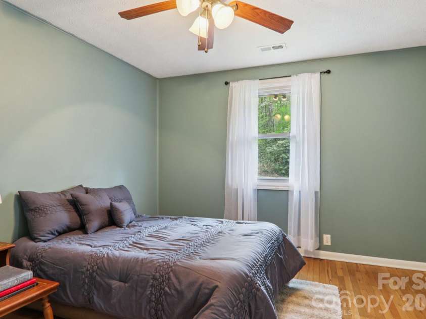 74 Link Circle, Maggie Valley, NC 28751.  MLS# CAR4369543, YatesRealty ID 13353. 