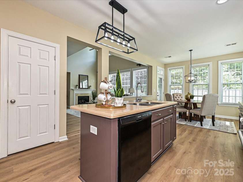 9700 Ravenscroft Lane, Concord, NC 28027.  MLS# CAR4256328, YatesRealty ID 13353. 