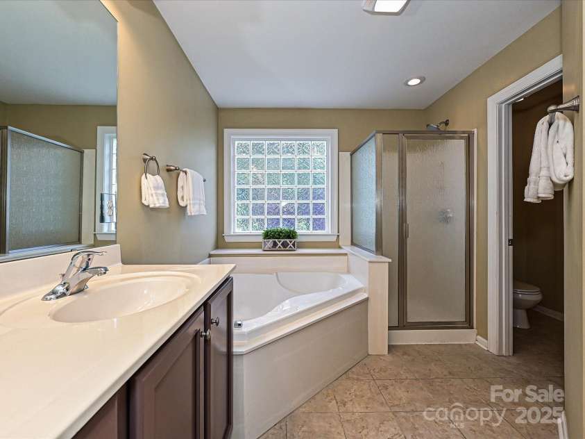 9700 Ravenscroft Lane, Concord, NC 28027.  MLS# CAR4256328, YatesRealty ID 13353. 