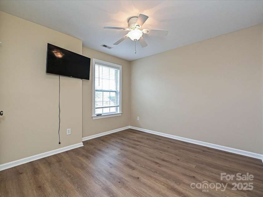 9700 Ravenscroft Lane, Concord, NC 28027.  MLS# CAR4256328, YatesRealty ID 13353. 