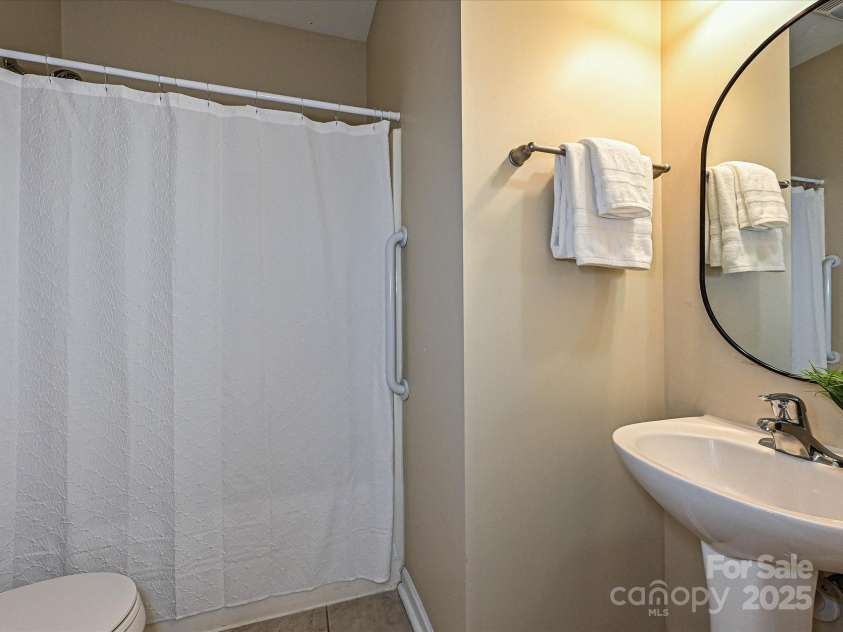 9700 Ravenscroft Lane, Concord, NC 28027.  MLS# CAR4256328, YatesRealty ID 13353. Full Bath-Main Floor