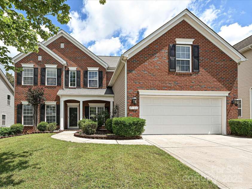 9700 Ravenscroft Lane, Concord, NC 28027.  MLS# CAR4256328, YatesRealty ID 13353. Welcome Home!