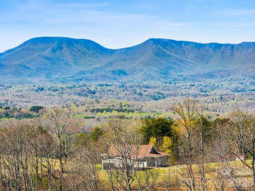 25 Preservation Trail, Columbus, NC 28722.  MLS# CAR4356020, YatesRealty ID 13358. 
