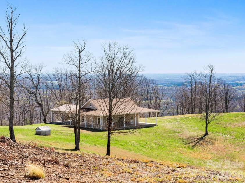 25 Preservation Trail, Columbus, NC 28722.  MLS# CAR4356020, YatesRealty ID 13358. 