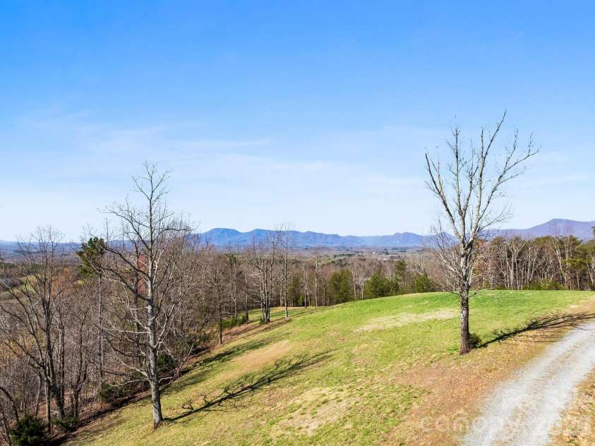 25 Preservation Trail, Columbus, NC 28722.  MLS# CAR4356020, YatesRealty ID 13358. 