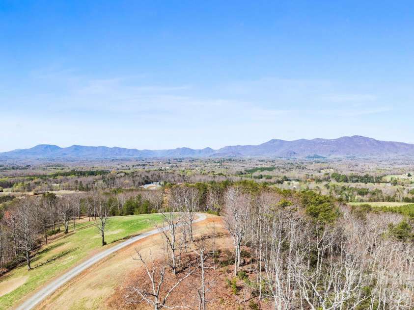 25 Preservation Trail, Columbus, NC 28722.  MLS# CAR4356020, YatesRealty ID 13358. 
