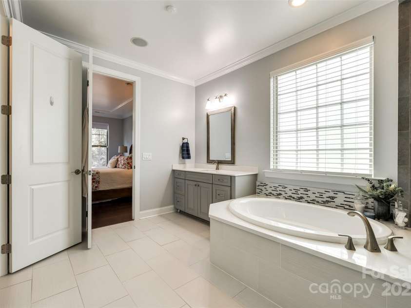 15416 Cimarron Hills Lane, Charlotte, NC 28278.  MLS# CAR4220187, YatesRealty ID 1336. 