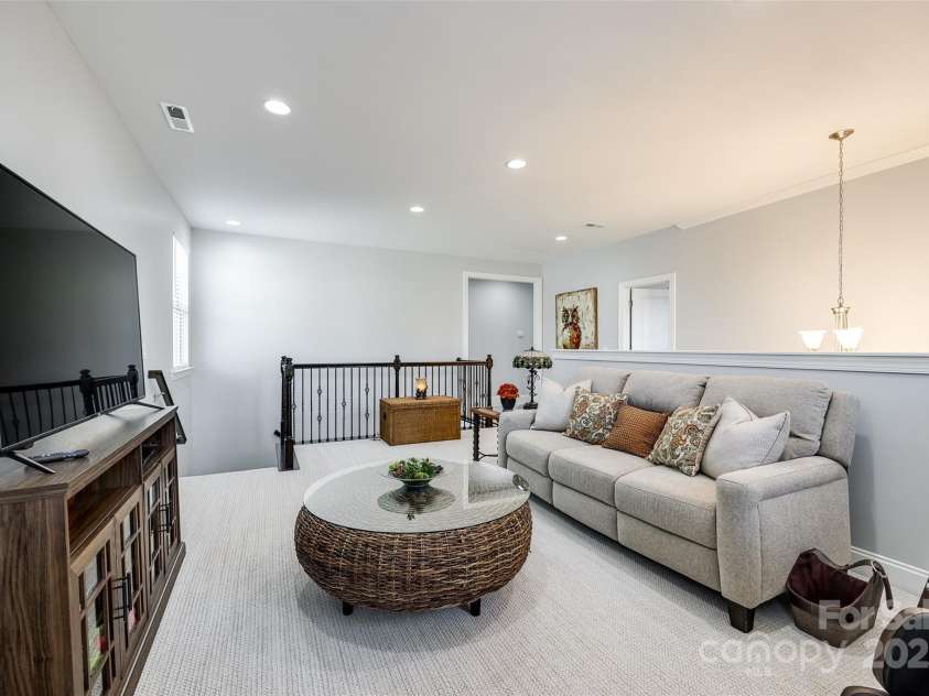 15416 Cimarron Hills Lane, Charlotte, NC 28278.  MLS# CAR4220187, YatesRealty ID 1336. 