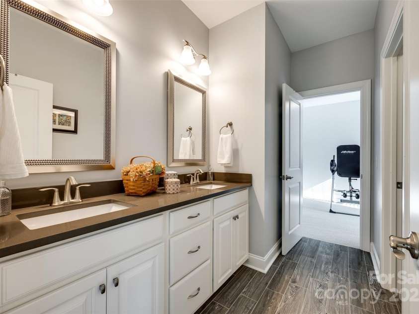 15416 Cimarron Hills Lane, Charlotte, NC 28278.  MLS# CAR4220187, YatesRealty ID 1336. 