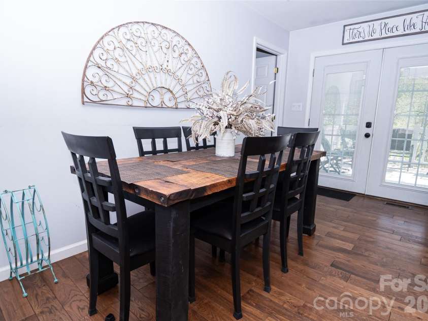 100 Horse Shoe Lane, Morganton, NC 28655.  MLS# CAR4365783, YatesRealty ID 13361. 