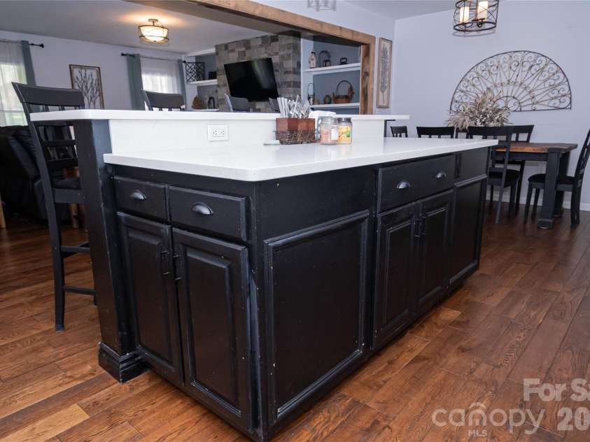 100 Horse Shoe Lane, Morganton, NC 28655.  MLS# CAR4365783, YatesRealty ID 13361. 