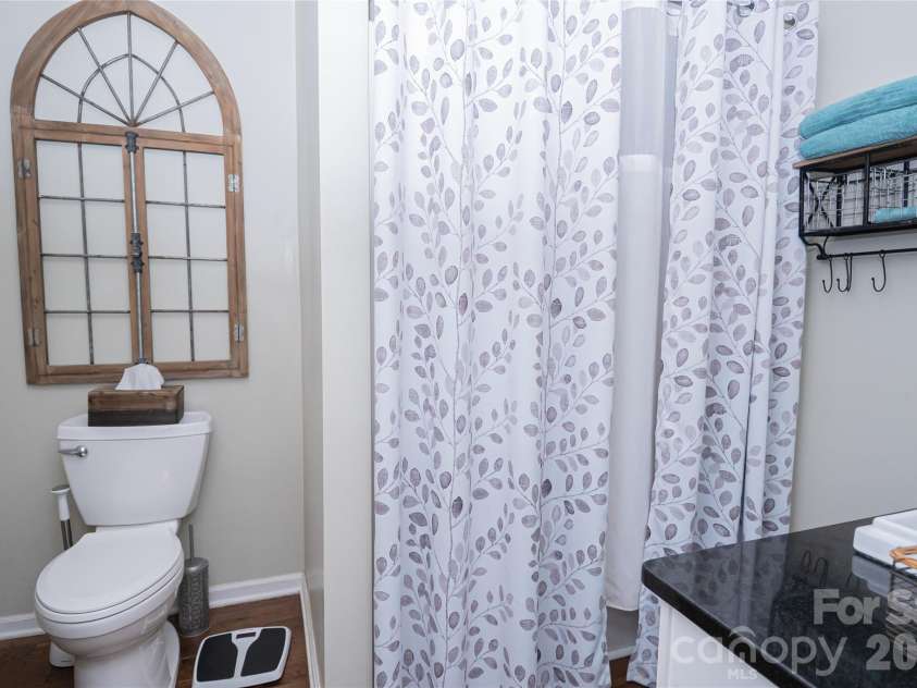 100 Horse Shoe Lane, Morganton, NC 28655.  MLS# CAR4365783, YatesRealty ID 13361. 