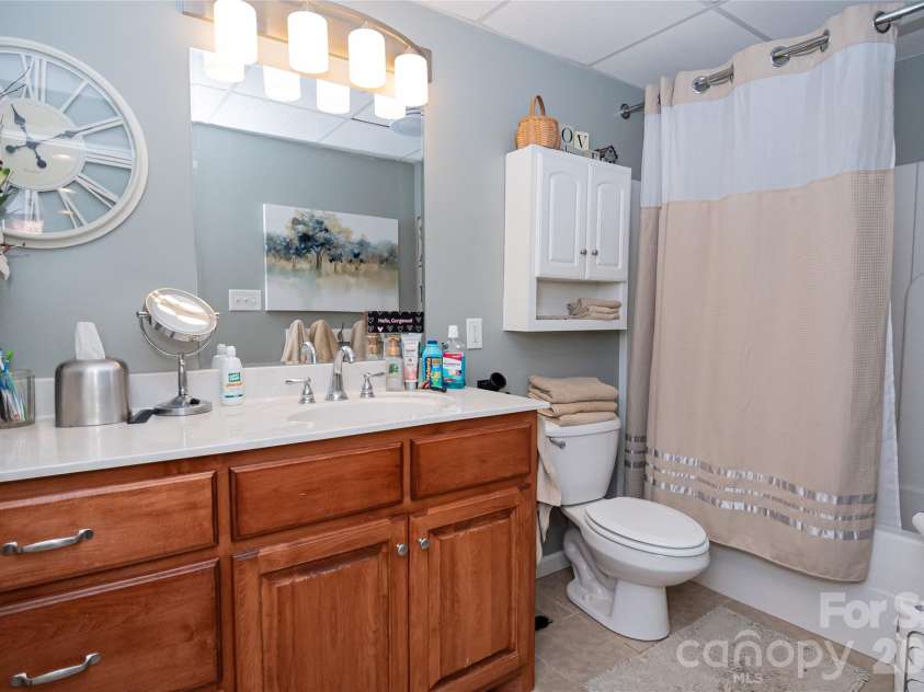 100 Horse Shoe Lane, Morganton, NC 28655.  MLS# CAR4365783, YatesRealty ID 13361. 