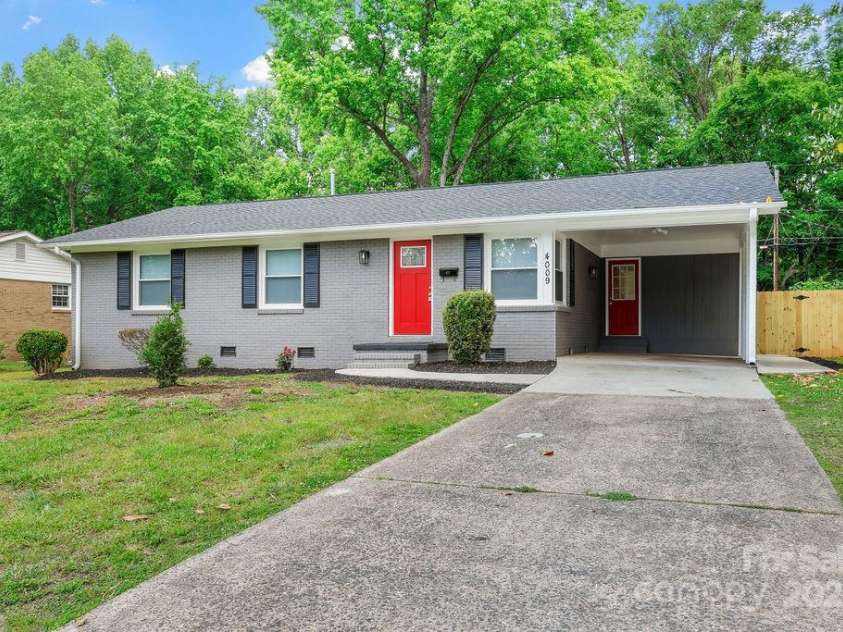 4009 Dunwoody Drive, Charlotte, NC 28215.  MLS# CAR4248551, YatesRealty ID 13361. 