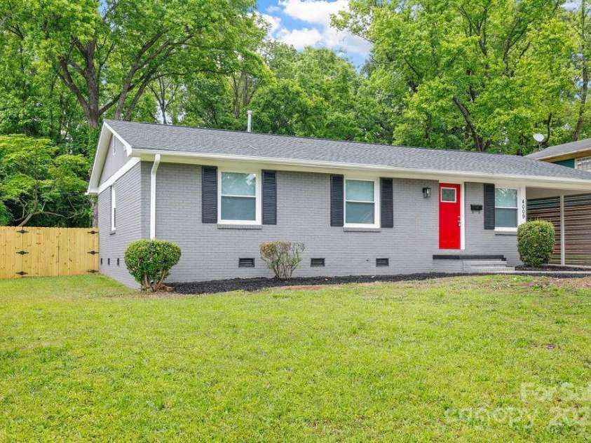 4009 Dunwoody Drive, Charlotte, NC 28215.  MLS# CAR4248551, YatesRealty ID 13361. 