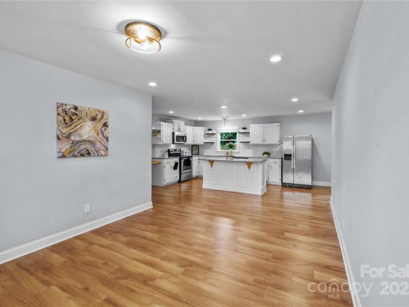 4009 Dunwoody Drive, Charlotte, NC 28215.  MLS# CAR4248551, YatesRealty ID 13361. 