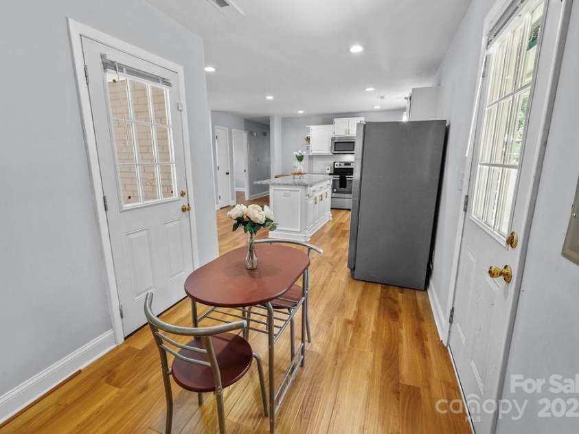 4009 Dunwoody Drive, Charlotte, NC 28215.  MLS# CAR4248551, YatesRealty ID 13361. 