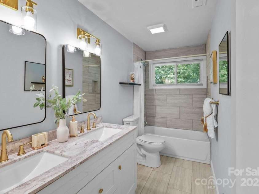 4009 Dunwoody Drive, Charlotte, NC 28215.  MLS# CAR4248551, YatesRealty ID 13361. 