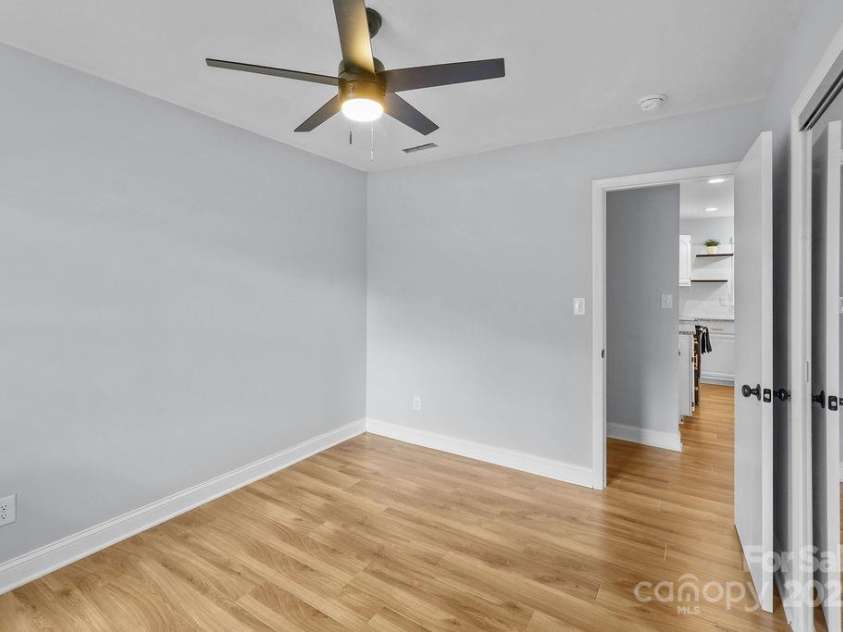 4009 Dunwoody Drive, Charlotte, NC 28215.  MLS# CAR4248551, YatesRealty ID 13361. 