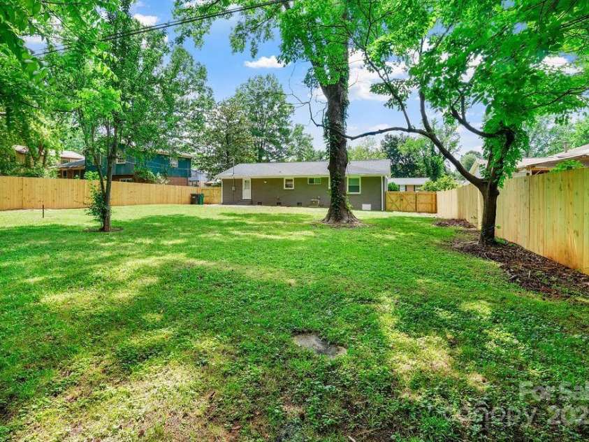 4009 Dunwoody Drive, Charlotte, NC 28215.  MLS# CAR4248551, YatesRealty ID 13361. 