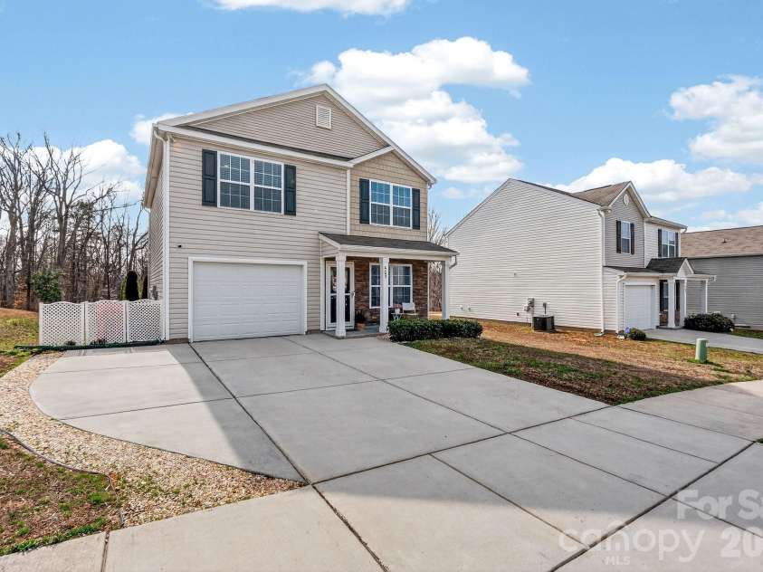 405 Bennington Drive, Stanley, NC 28164.  MLS# CAR4354459, YatesRealty ID 13362. 
