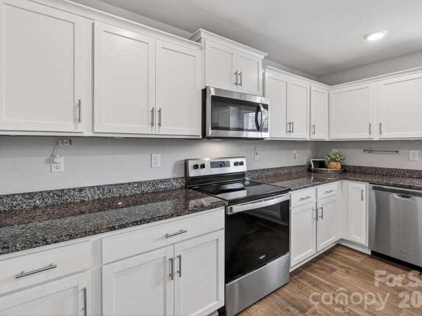 405 Bennington Drive, Stanley, NC 28164.  MLS# CAR4354459, YatesRealty ID 13362. 