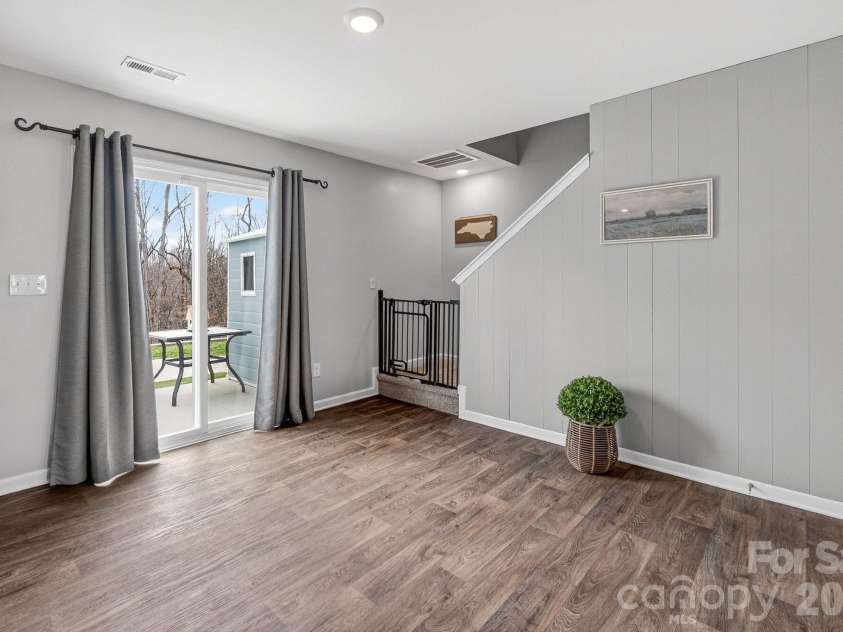 405 Bennington Drive, Stanley, NC 28164.  MLS# CAR4354459, YatesRealty ID 13362. 