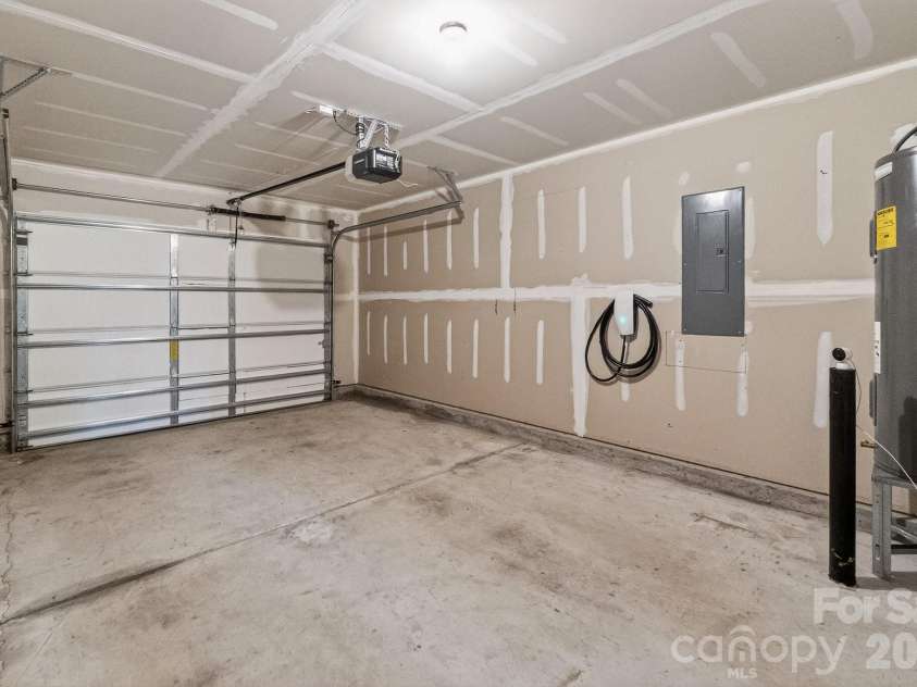 405 Bennington Drive, Stanley, NC 28164.  MLS# CAR4354459, YatesRealty ID 13362. 
