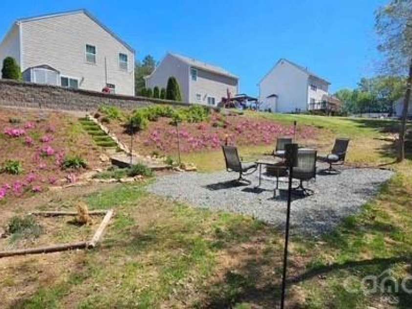 405 Bennington Drive, Stanley, NC 28164.  MLS# CAR4354459, YatesRealty ID 13362. 