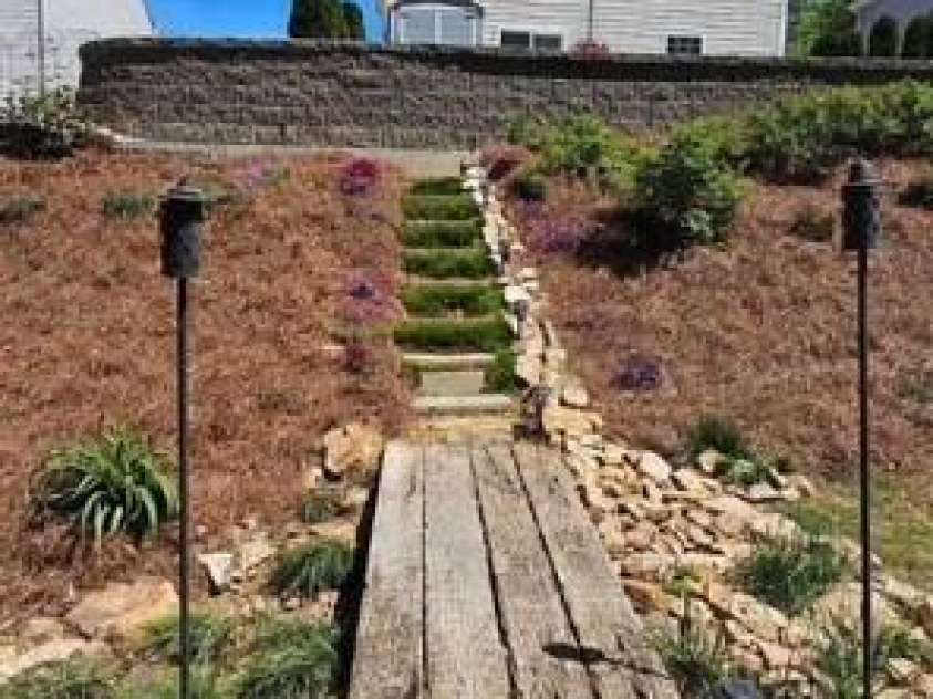 405 Bennington Drive, Stanley, NC 28164.  MLS# CAR4354459, YatesRealty ID 13362. 