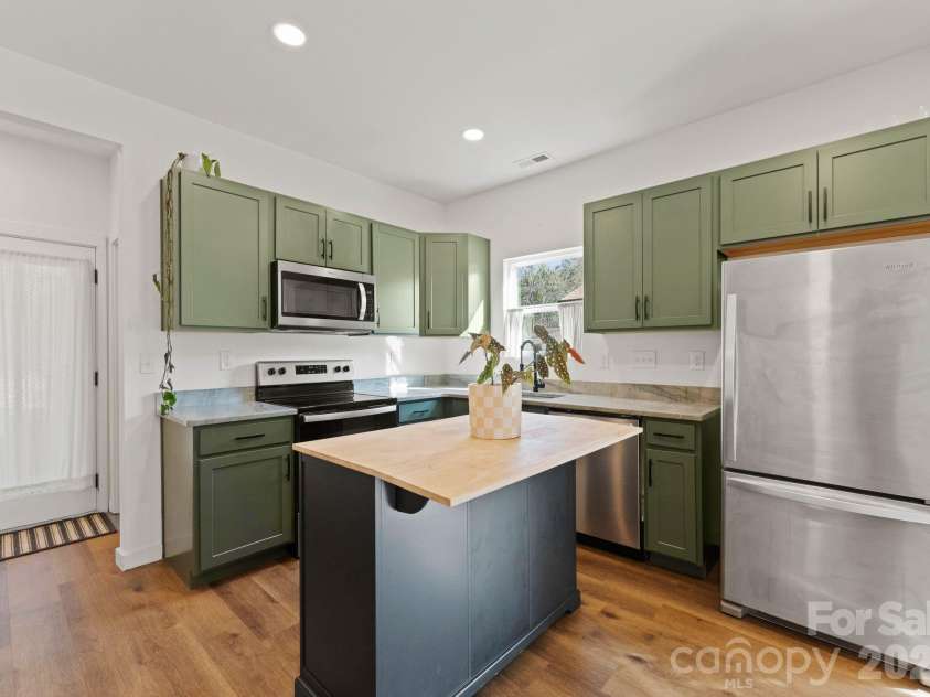1112 Crawford Road, Rock Hill, SC 29730.  MLS# CAR4352887, YatesRealty ID 13364. 