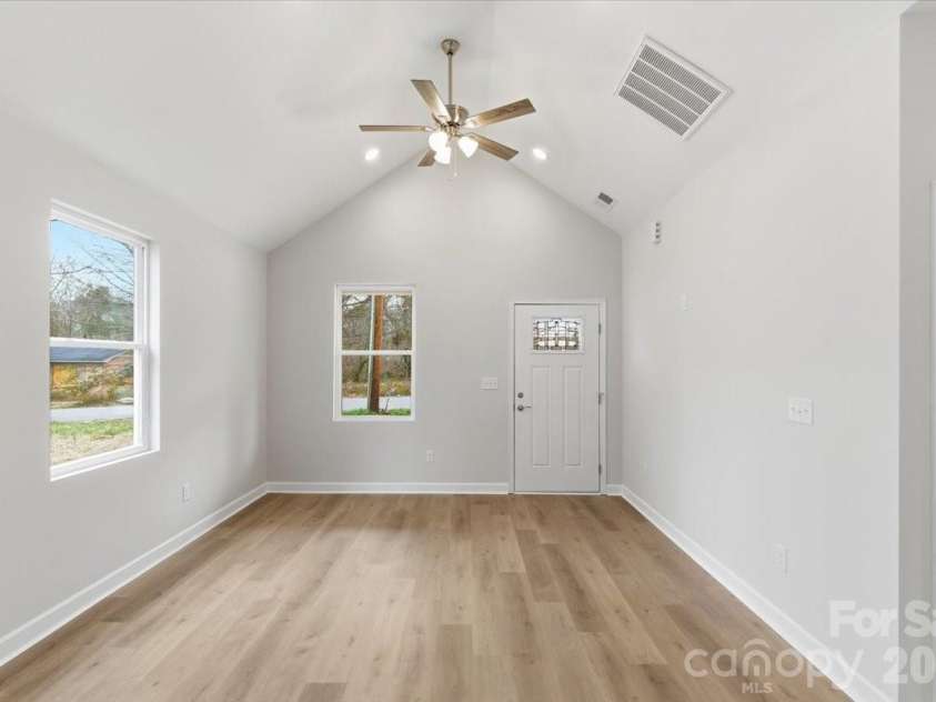 509 Carolina Avenue, Shelby, NC 28150.  MLS# CAR4365803, YatesRealty ID 13365. 