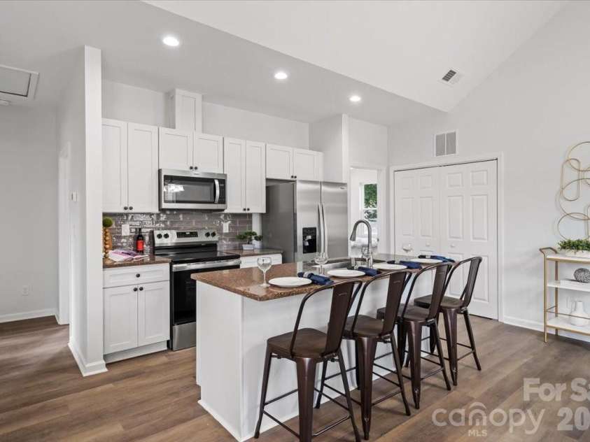 509 Carolina Avenue, Shelby, NC 28150.  MLS# CAR4365803, YatesRealty ID 13365. 