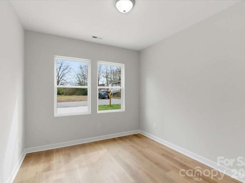 509 Carolina Avenue, Shelby, NC 28150.  MLS# CAR4365803, YatesRealty ID 13365. 