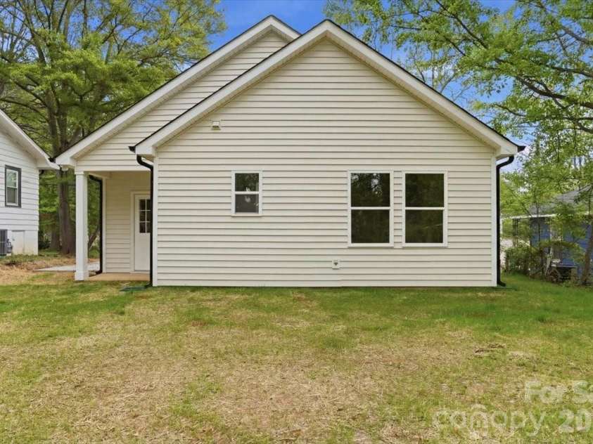509 Carolina Avenue, Shelby, NC 28150.  MLS# CAR4365803, YatesRealty ID 13365. 