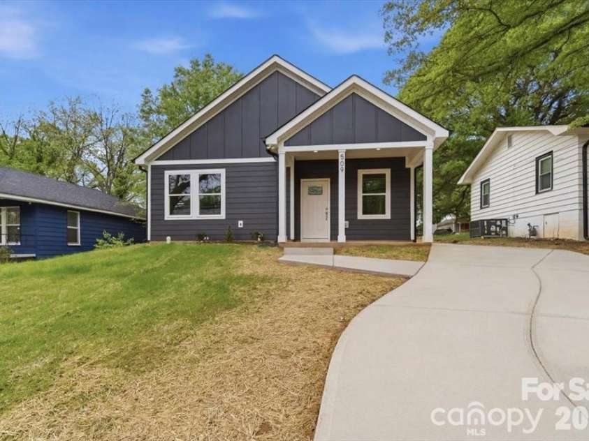 509 Carolina Avenue, Shelby, NC 28150.  MLS# CAR4417929, YatesRealty ID 13365. 