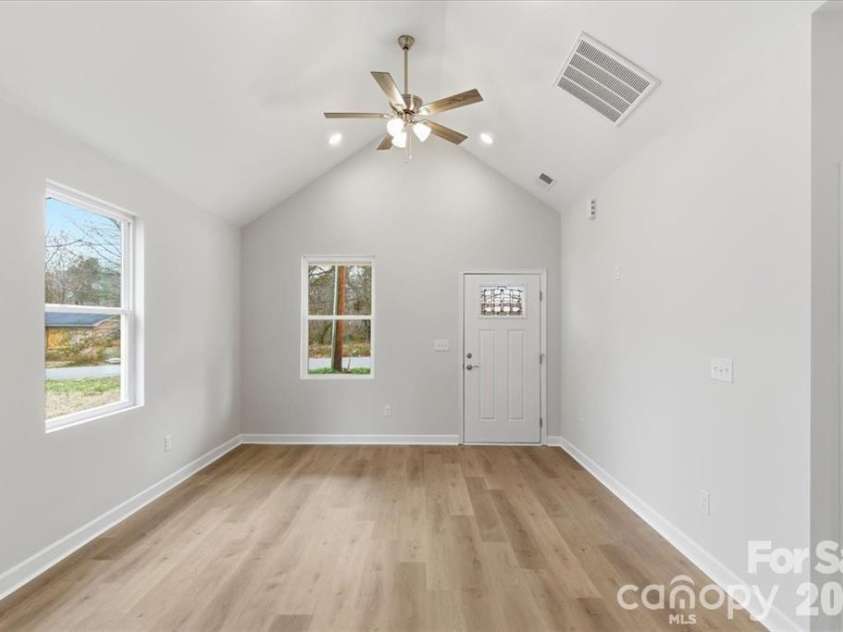 509 Carolina Avenue, Shelby, NC 28150.  MLS# CAR4417929, YatesRealty ID 13365. 