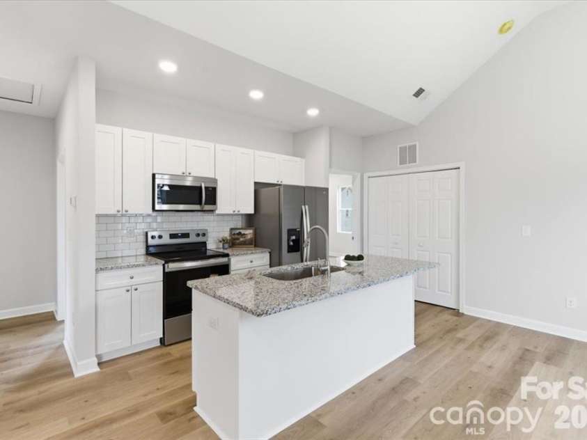509 Carolina Avenue, Shelby, NC 28150.  MLS# CAR4417929, YatesRealty ID 13365. 