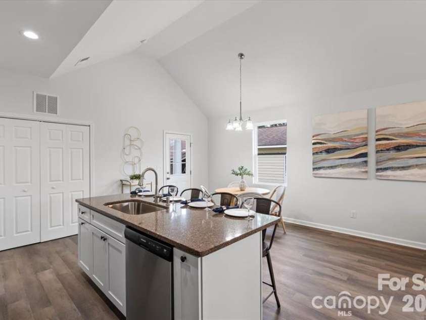 509 Carolina Avenue, Shelby, NC 28150.  MLS# CAR4417929, YatesRealty ID 13365. 