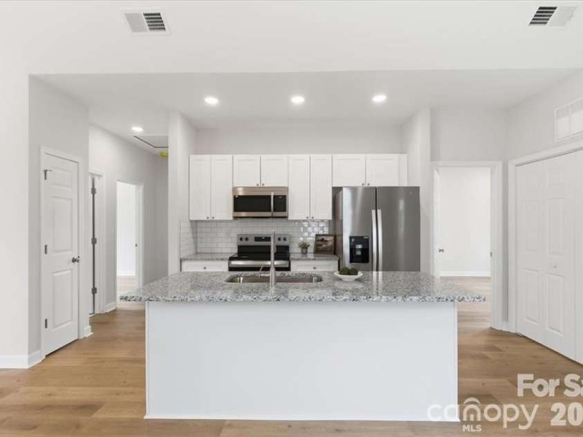 509 Carolina Avenue, Shelby, NC 28150.  MLS# CAR4417929, YatesRealty ID 13365. 