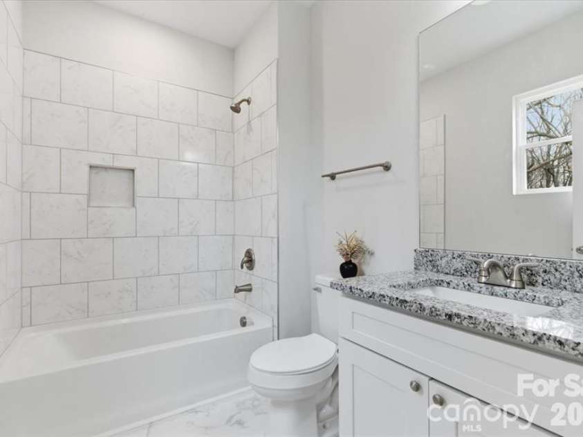 509 Carolina Avenue, Shelby, NC 28150.  MLS# CAR4417929, YatesRealty ID 13365. 