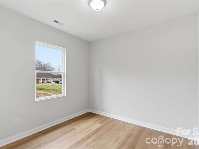 509 Carolina Avenue, Shelby, NC 28150.  MLS# CAR4417929, YatesRealty ID 13365. 