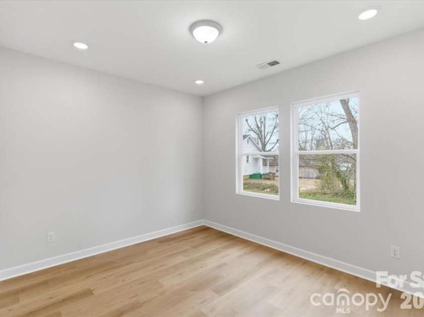 509 Carolina Avenue, Shelby, NC 28150.  MLS# CAR4417929, YatesRealty ID 13365. 